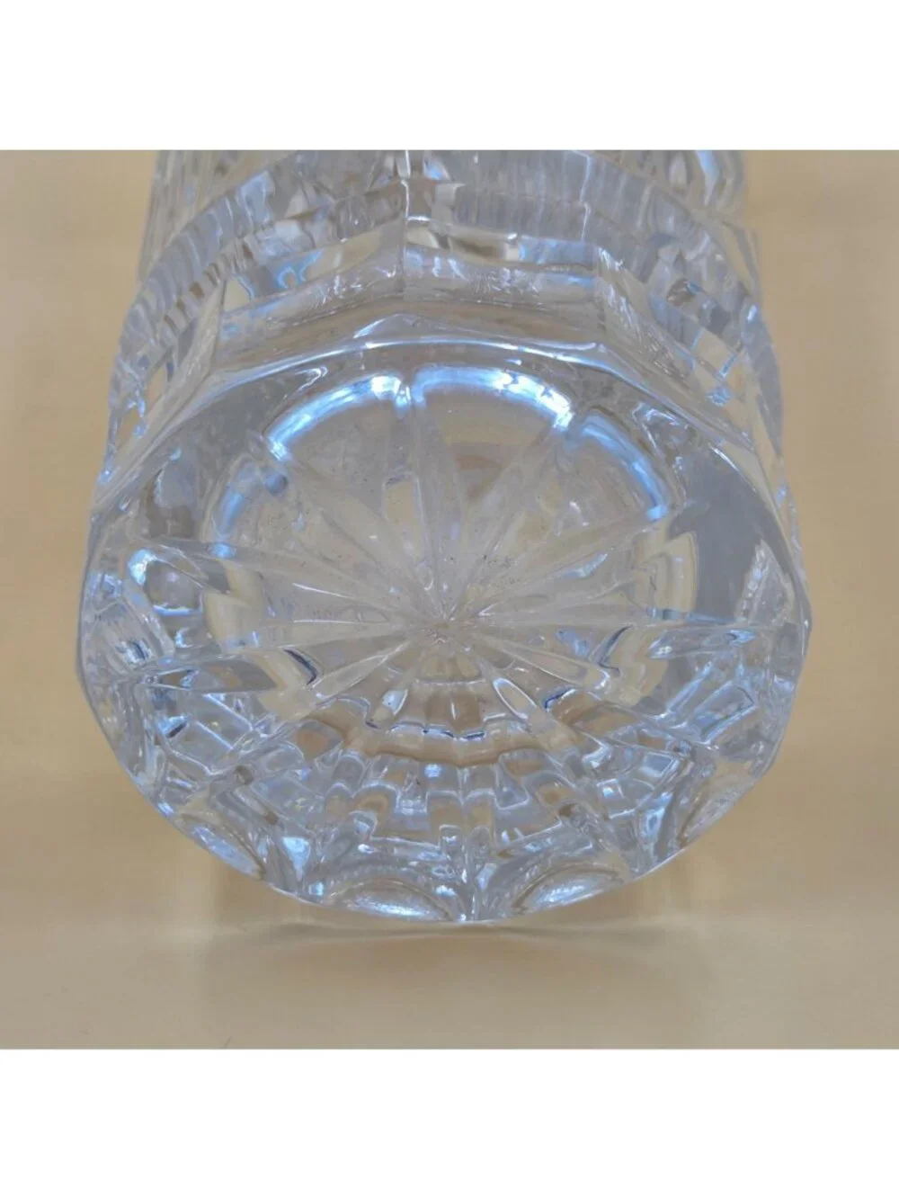 Crystal Clear Industries Meridian Criss Cross Scalloped Edge Flower Vase - Picture 5 of 6